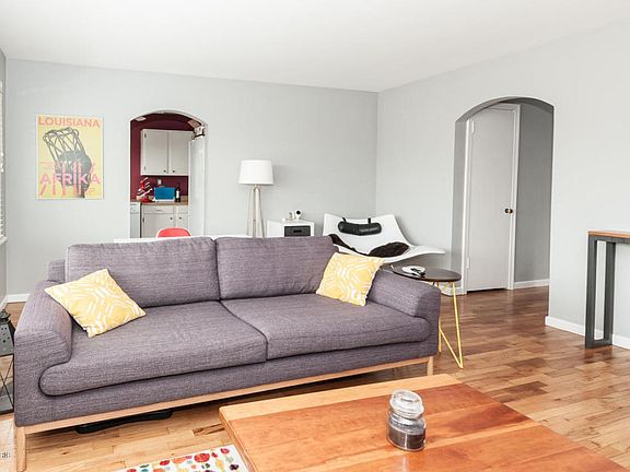 3rd image of 1213 Napier Ave