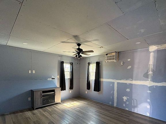 5th image of 20504 50th St