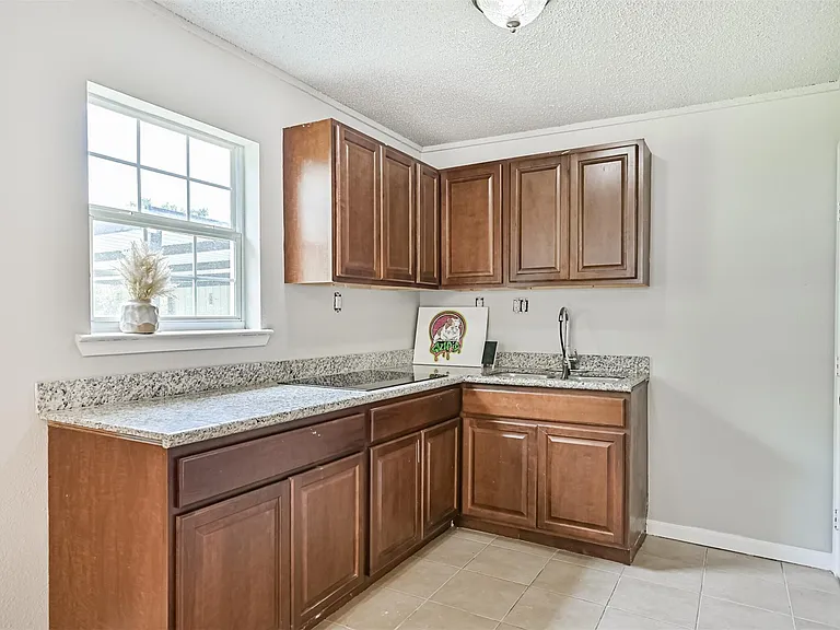 5220 Krueger Dr — Photo 45