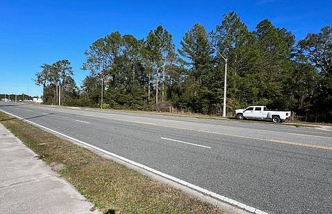 5th image of 2747 N Us Highway 441