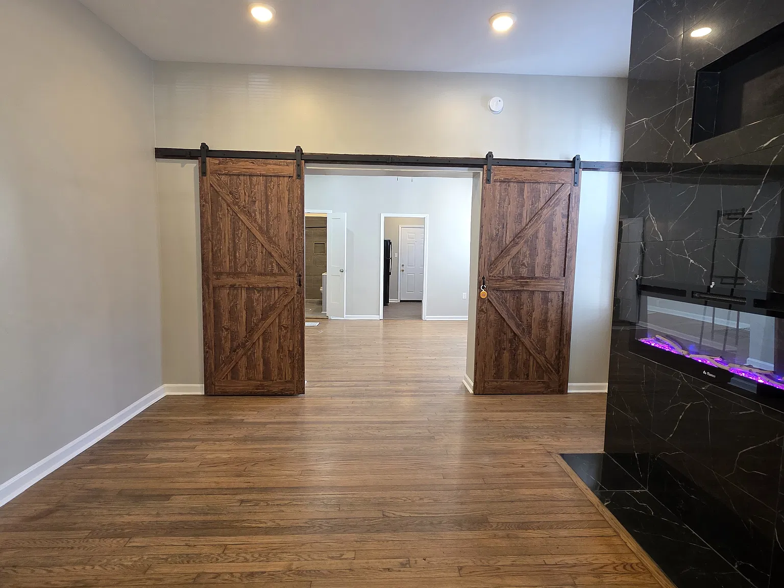 1 bed, 900 sqft, $1,200 — Photo 4