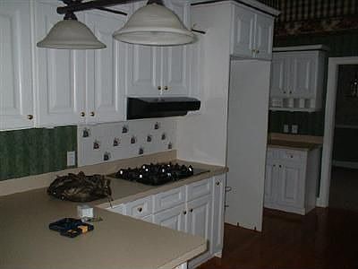 4th image of 814 Mechanic St