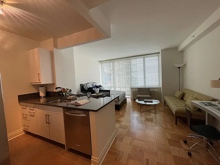 1510 Lexington Ave #12M — Photo 10