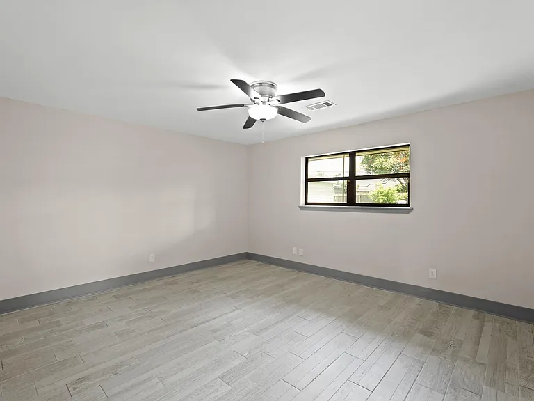 5522 Braesvalley Dr — Photo 13