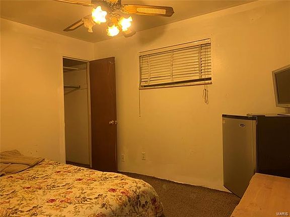 3rd image of 3811 Taft Ave