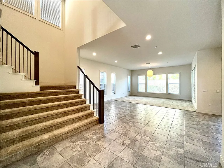 12040 Estrella Pl — Photo 12
