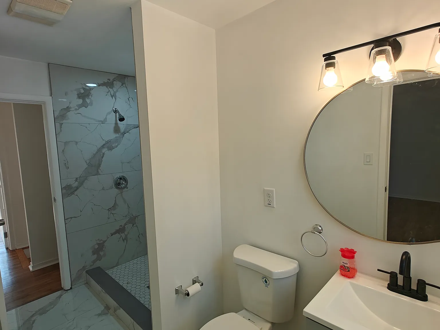 5 bed, 2015 sqft, $2,700 — Photo 2
