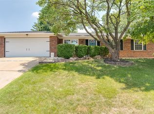 25 Avocado Tree Cir, Saint Peters, MO 63376