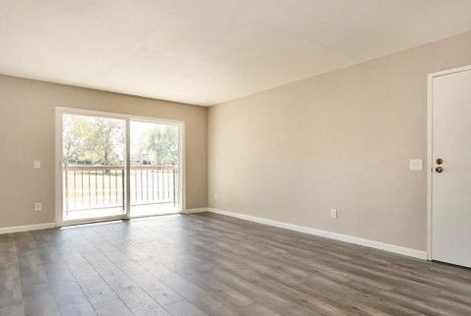 1st image of 1525 Walnut Leaf Dr Unit 114