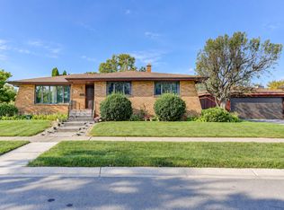 9500 Lilac Ln, Munster, IN 46321