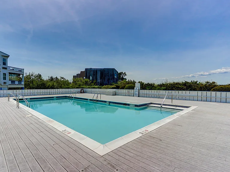 260 Dune Rd #124 — Photo 5