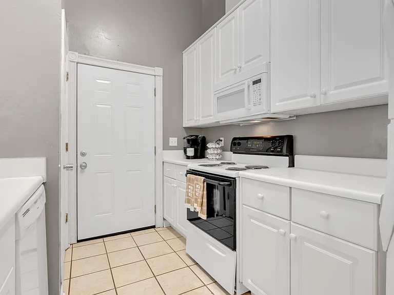 213 Cactus St — Photo 15