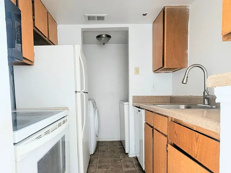 Bennett Place Apartments — Photo 7