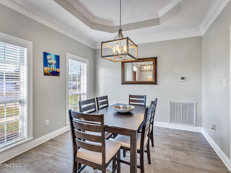 15336 Lakeview Ct — Photo 6