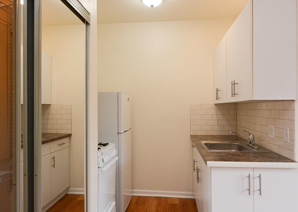 1st image of 4241 N Kenmore Ave Unit 210