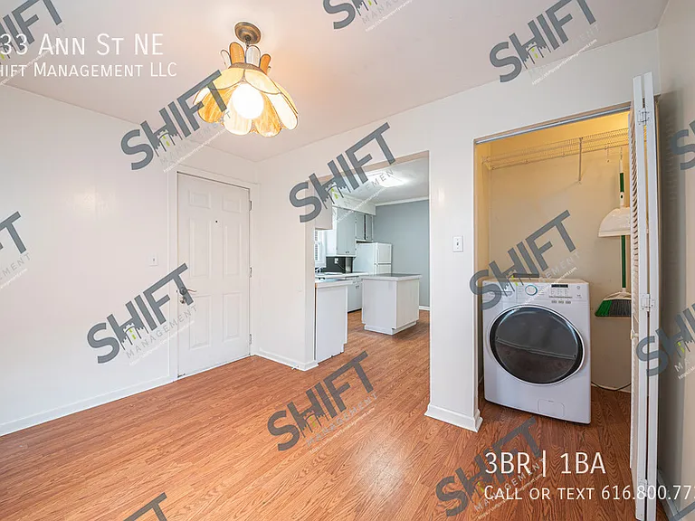 233 Ann St NE — Photo 9