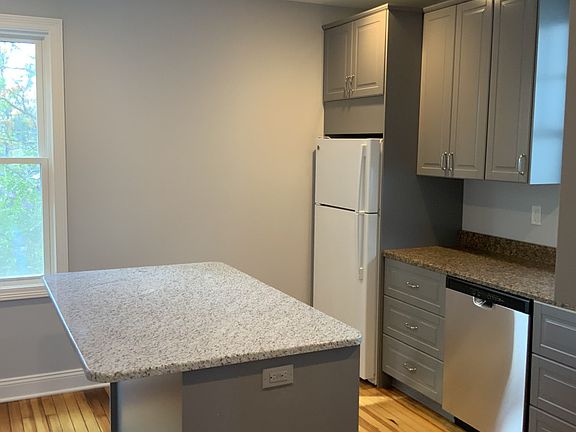 2nd image of 105 Beachview Ave #107