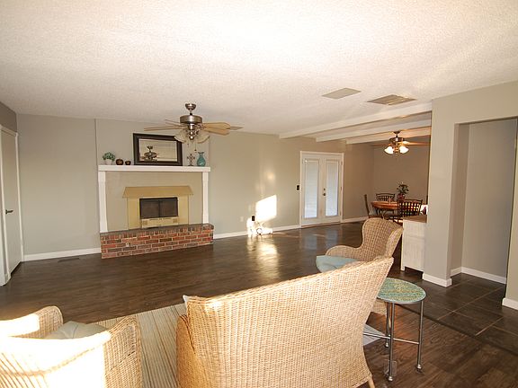 5th image of 1203 Colleen Dr