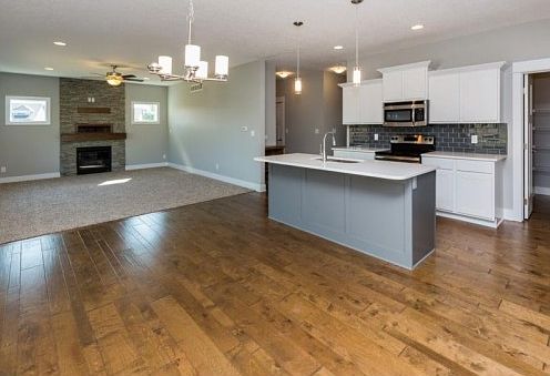 4th image of 9253 Tamarack Dr