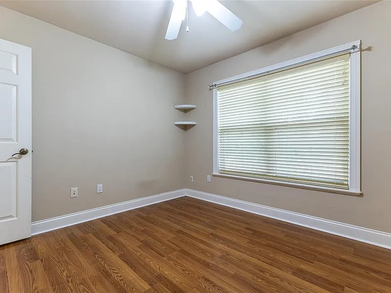 2429 NW 93rd St — Photo 37