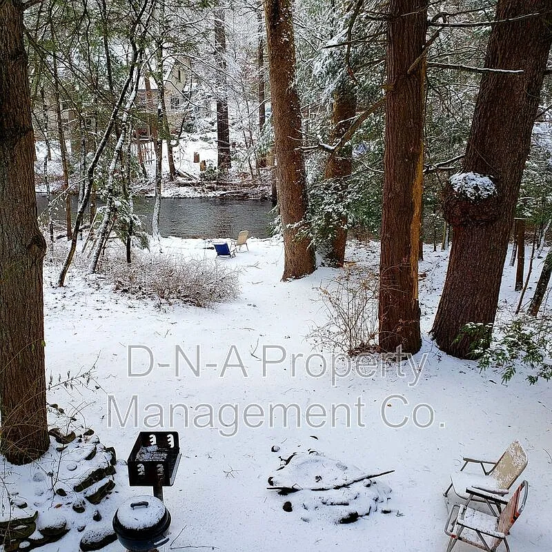 3 bed, 2.0 bath, 1978 sqft, $2,200 — Photo 2