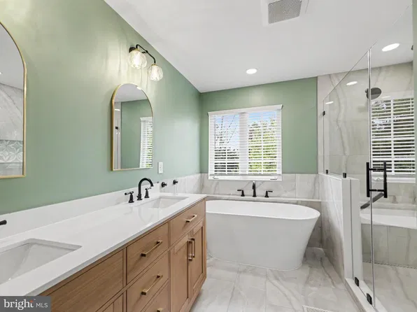 123 Hunton Dr, Fredericksburg, VA 22405