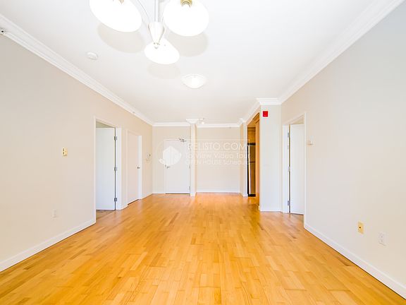 2nd image of 900 Van Ness Ave APT 501