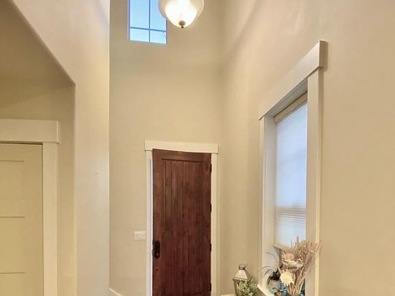 2nd image of 125 Sunny Ln