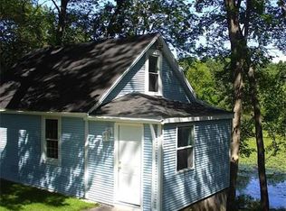 88 Pequot Point Rd, Westfield, MA 01085