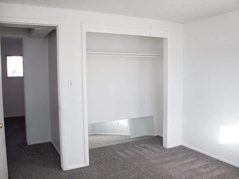 242 E 500 N — Photo 28