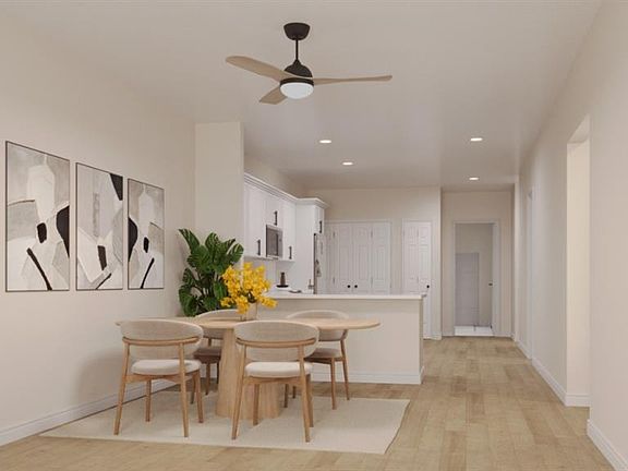 5th image of 1411 Oak Pl #B