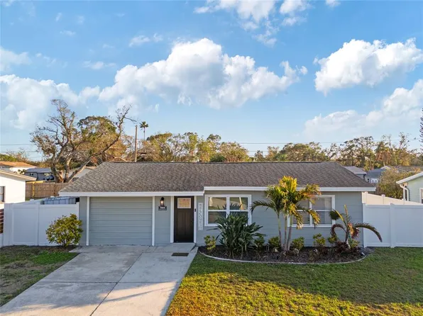 5864 McKee Lake Dr N, Saint Petersburg, FL 33709
