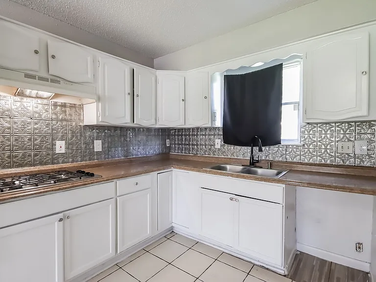 11235 Lemond Dr — Photo 6