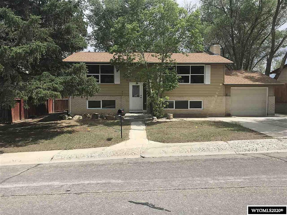 1st image of 855 Wilkes Dr