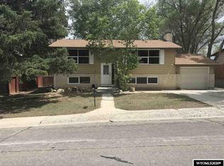 855 Wilkes Dr, Green River, WY 82935
