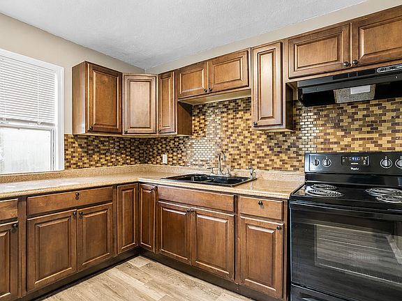 5th image of 2552 27th Ave N #1