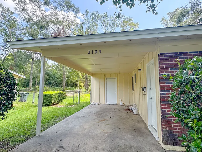 2109 Melanie Dr — Photo 16