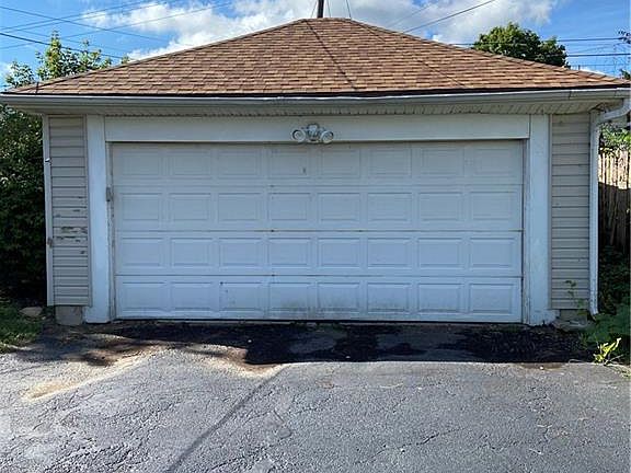 2nd image of 416 Knecht Dr