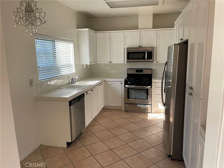 10630 Moorpark St #104 — Photo 30