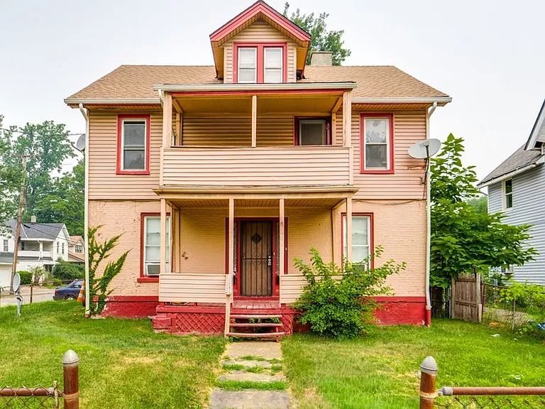 2118 Denison Ave — Photo 1