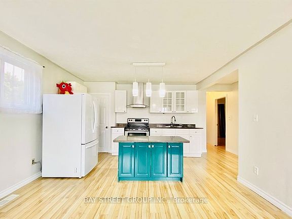 4th image of 128 Stevenson Rd S