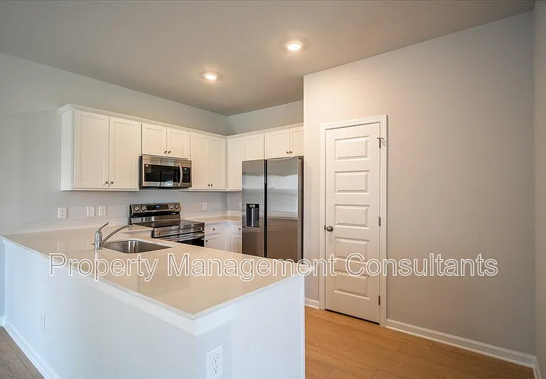 22845 Dashwood Ln — Photo 15
