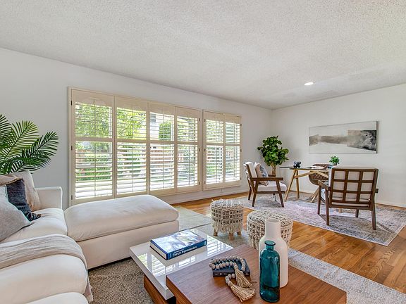 2nd image of 3200 S Sepulveda Blvd Unit J25