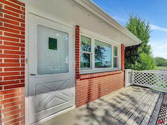 4th image of 2650 Woods Blvd