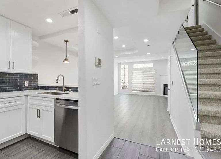 4310 Whitsett Ave #3 — Photo 9