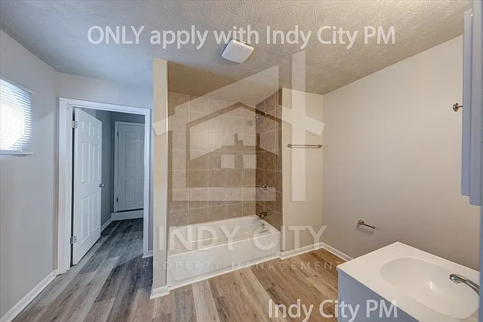 53 E Raymond St — Photo 18