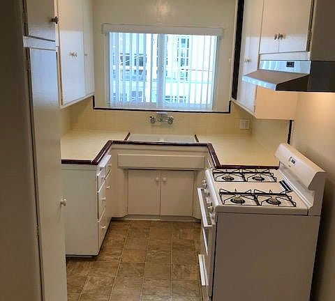 4th image of 7763 Romaine St #4