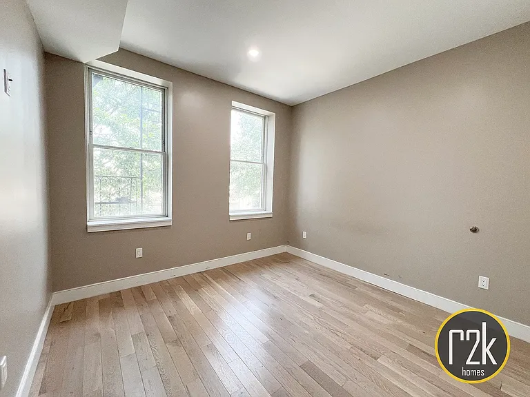 26-14 Hoyt Ave S #2A — Photo 13