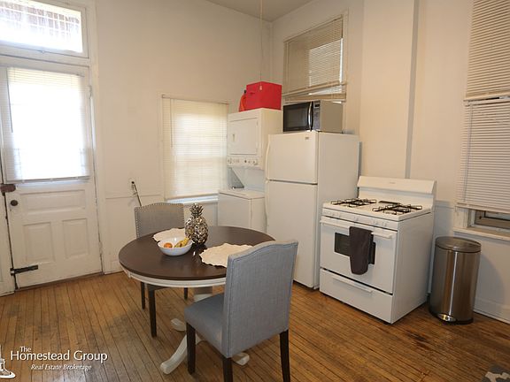 3rd image of 2137 N Sheffield Ave #1FRONT