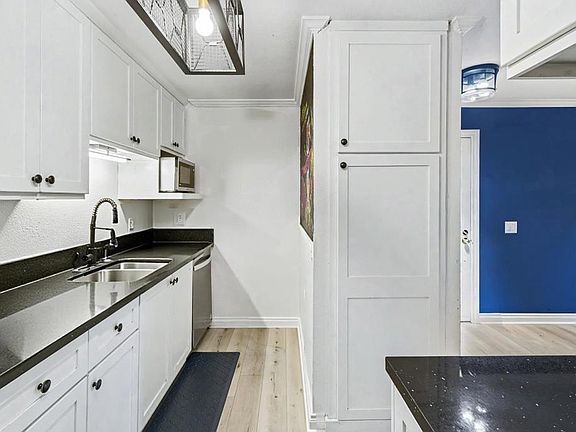 5th image of 2380 Hosp Way Unit 137
